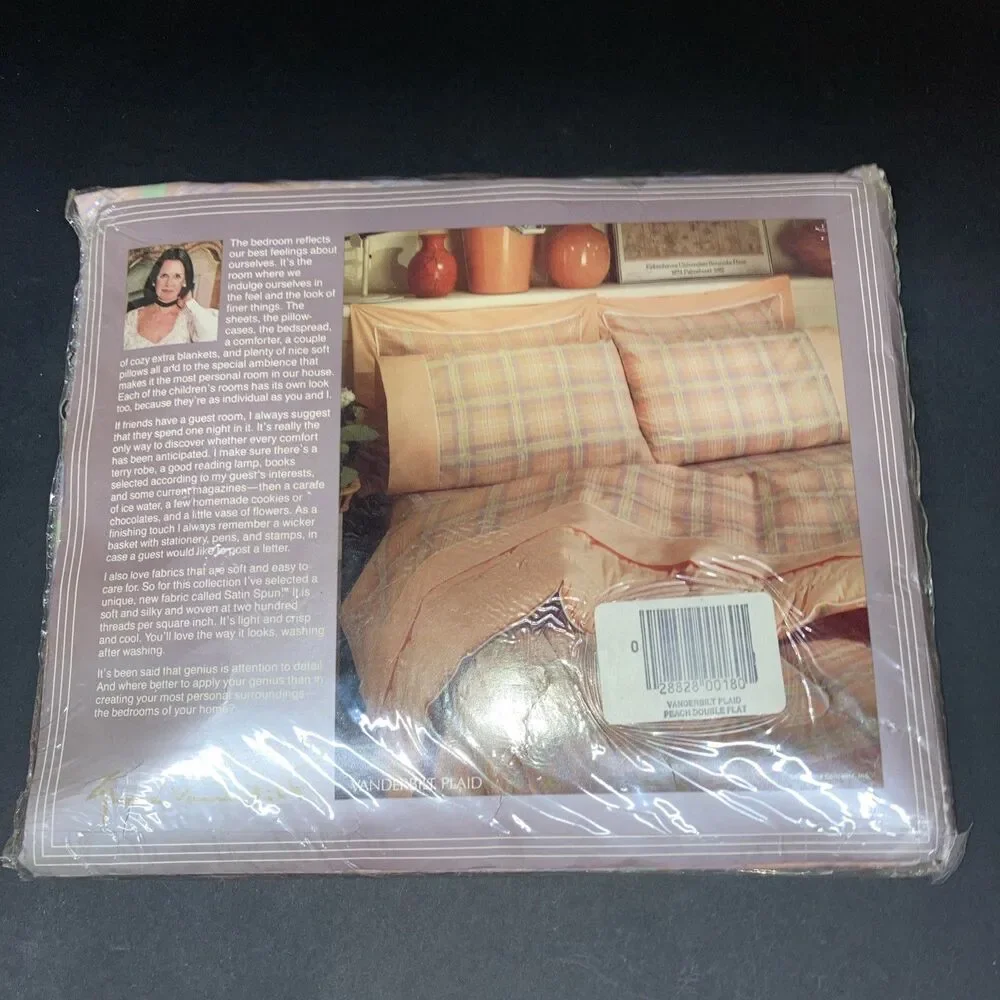 NEW VINTAGE 1983 Gloria Vanderbilt PLAID PEACH Double FLAT SHEET